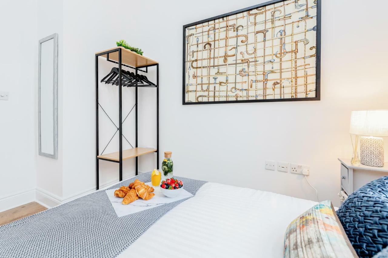 Bright & Spacious 4Beds Home - Kensington High Street-Olympia Londyn Zewnętrze zdjęcie