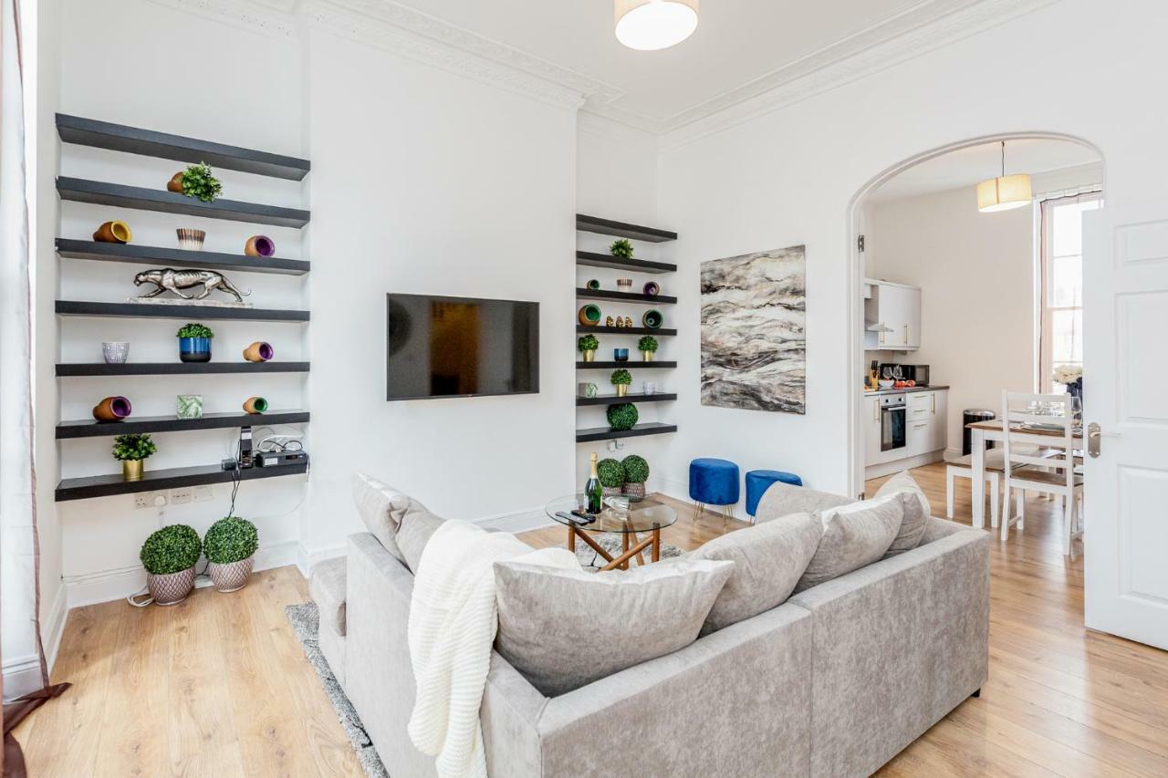 Bright & Spacious 4Beds Home - Kensington High Street-Olympia Londyn Zewnętrze zdjęcie