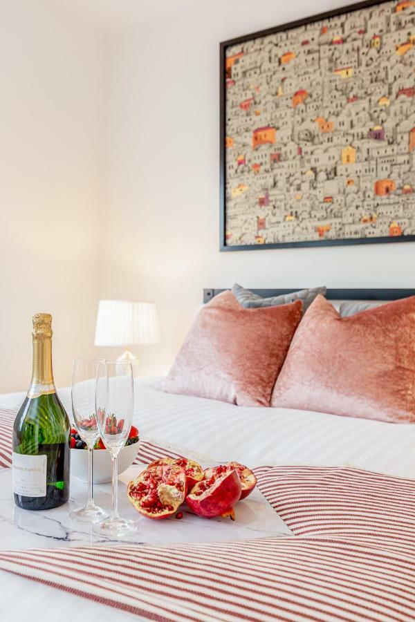Bright & Spacious 4Beds Home - Kensington High Street-Olympia Londyn Zewnętrze zdjęcie